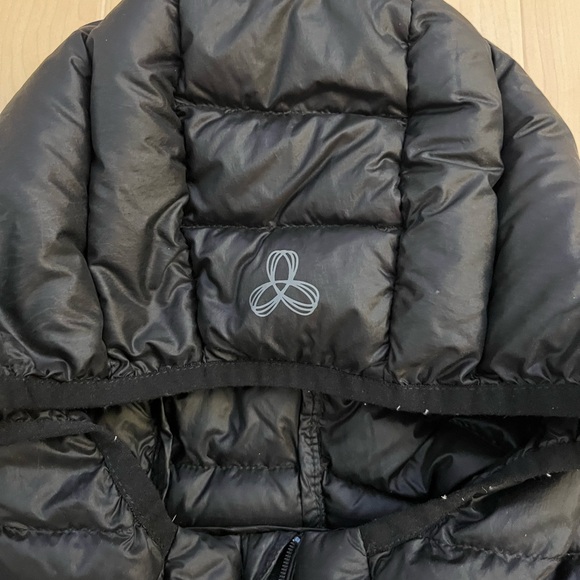 TNA Aritzia Packable down jacket - Picture 5 of 5